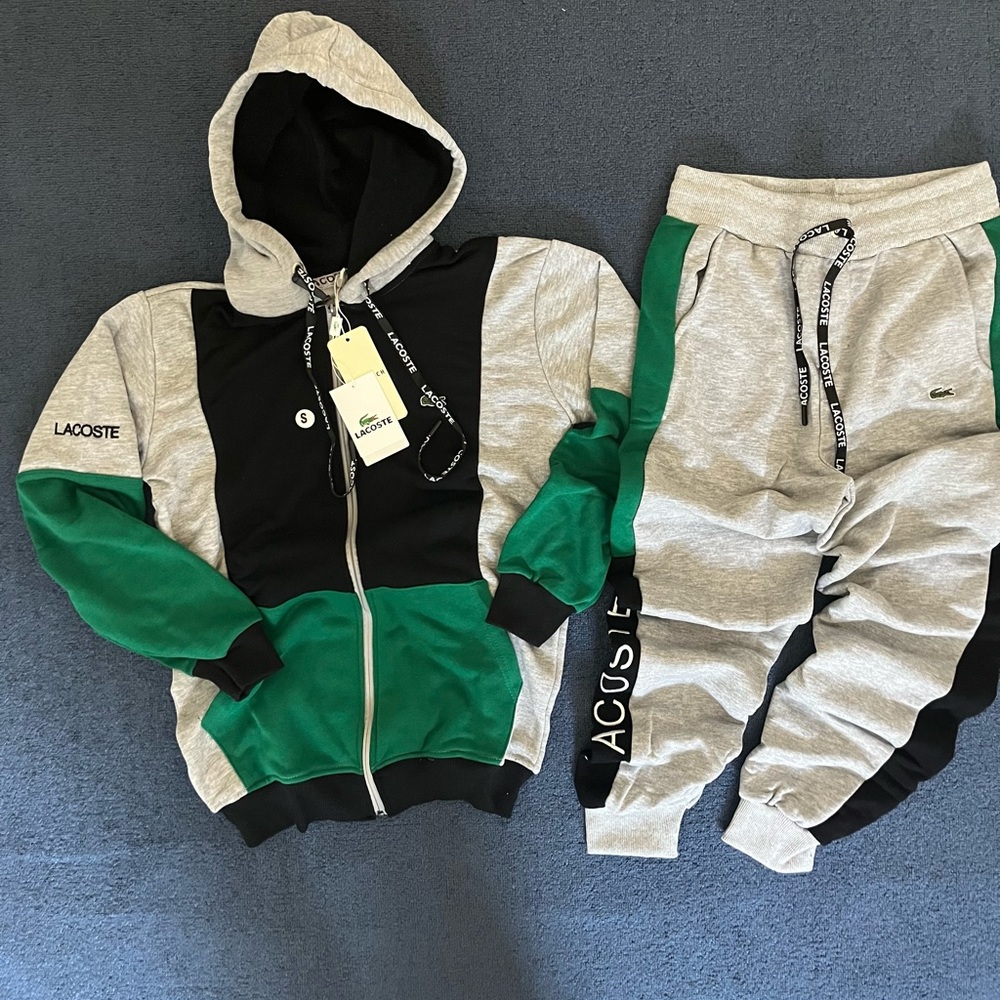 Brand new mens sweatsuits sizes S-2XL